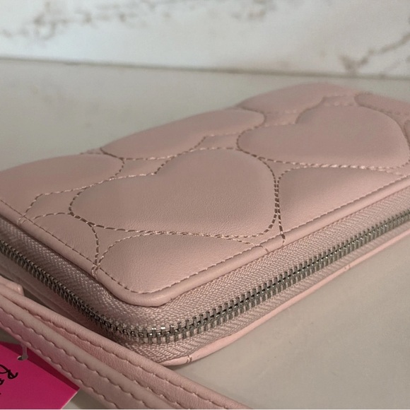 Betsey Johnson Blush Quilted Heart Wallet Wristlet - Picture 4 of 6
